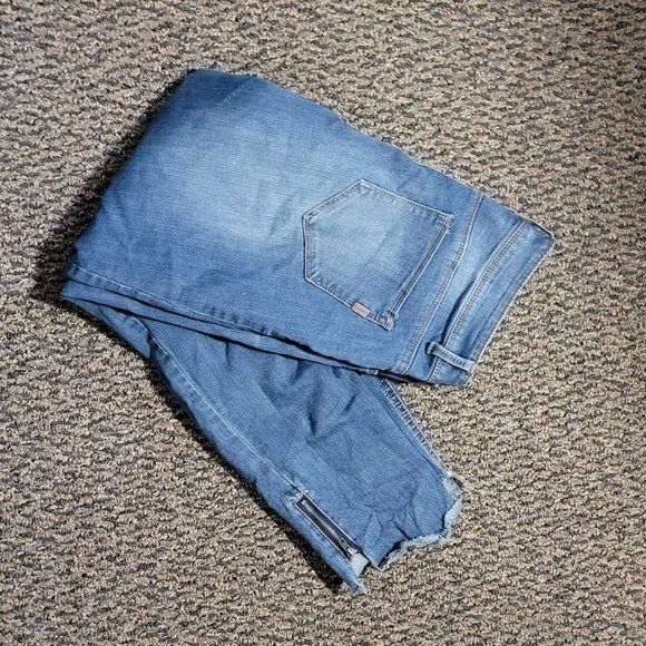 1822 Denim Ripped Zipper Frayed Edge Distressed Leggings Size 10 - Picture 14 of 15